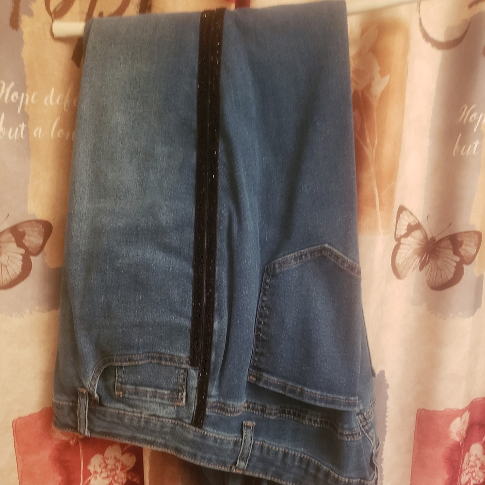 Stripped Jeans